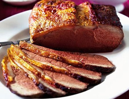 Roast-beef-a-la-inglesa-con-puré-y-cebollas-confitadas2