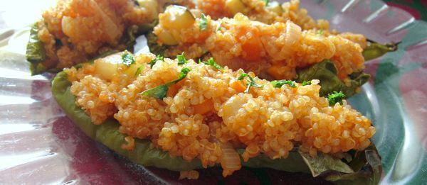 pimientos-verdes-rellenos-de-quinoa-con-verduritas-fi